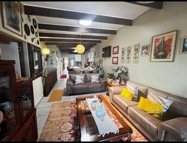 4 BEDROOM TOWNHOUSE FOR SALE IN DANA BAY